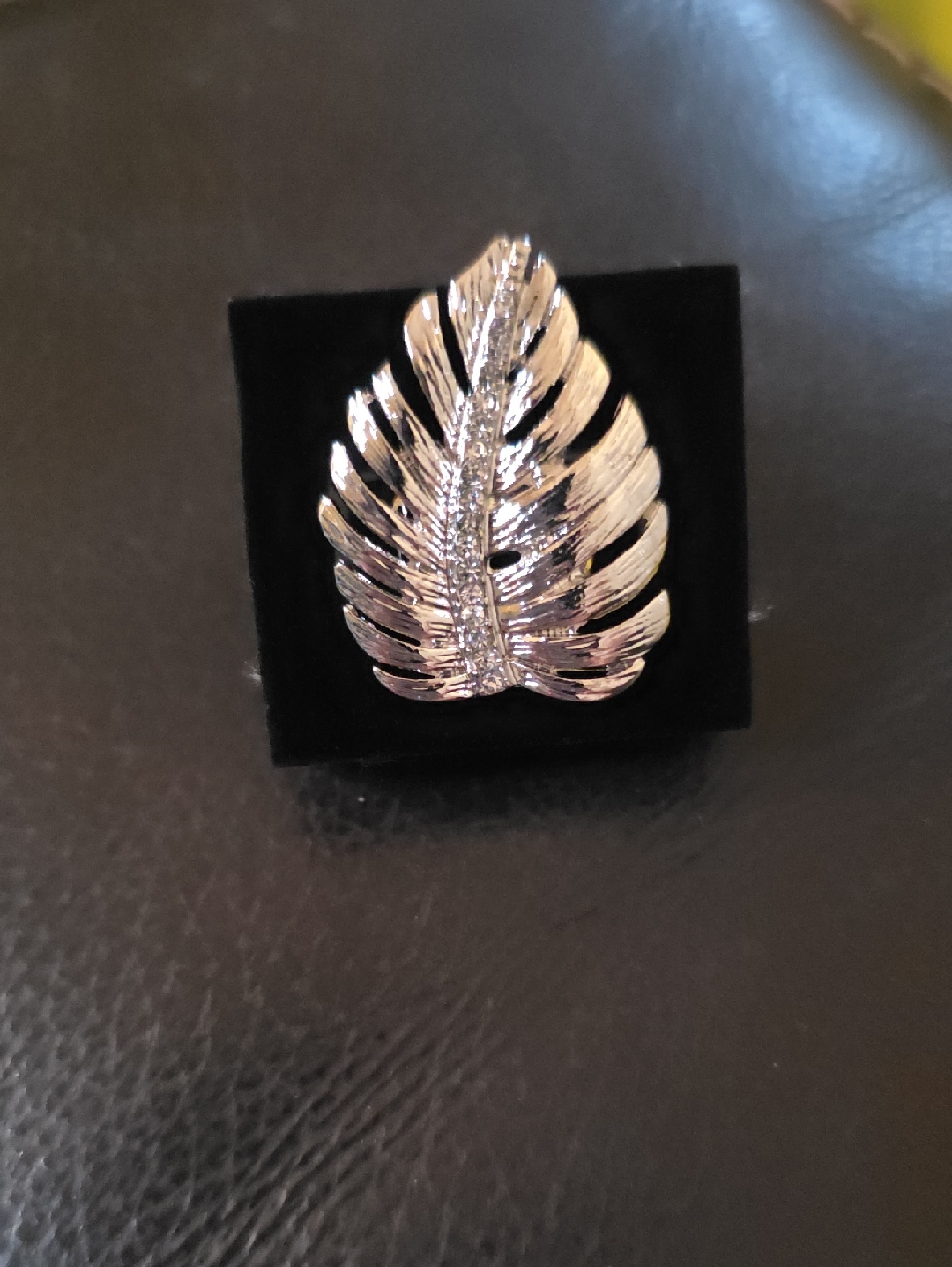 Silver Leaf Statement Ring - Shiny Metal Leaf Pin